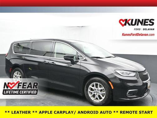 2023 Chrysler Pacifica Touring-L