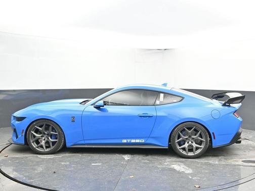 Grabber Blue 2025 Ford Mustang Shelby GT350