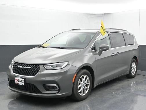 2022 Chrysler Pacifica Touring-L