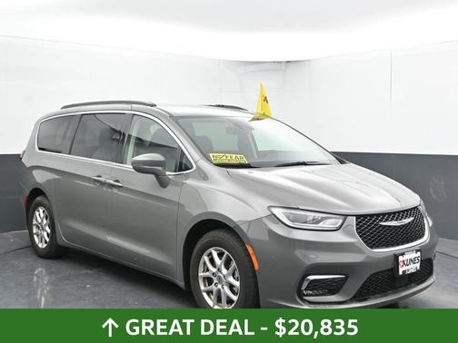 2022 Chrysler Pacifica Touring-L