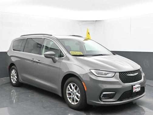 2022 Chrysler Pacifica Touring-L