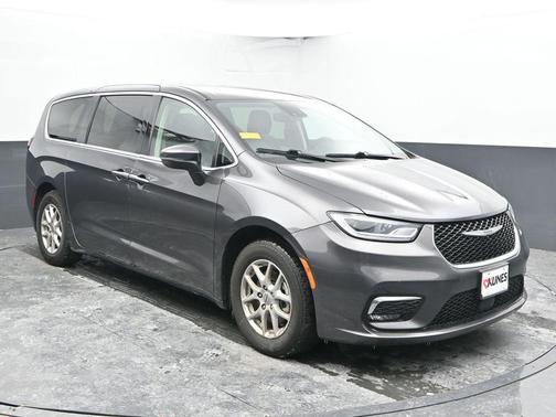 2023 Chrysler Pacifica Touring-L