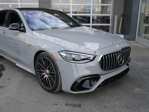 2024 Mercedes-Benz AMG S 63 E Base