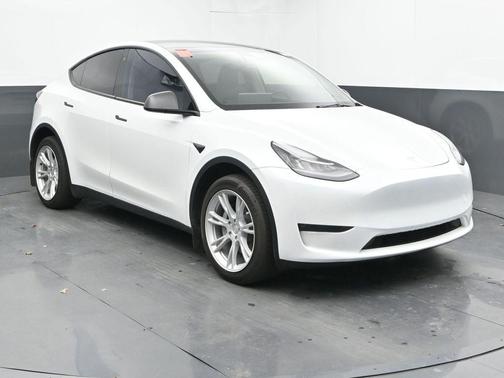 White 2022 Tesla Model Y Long Range