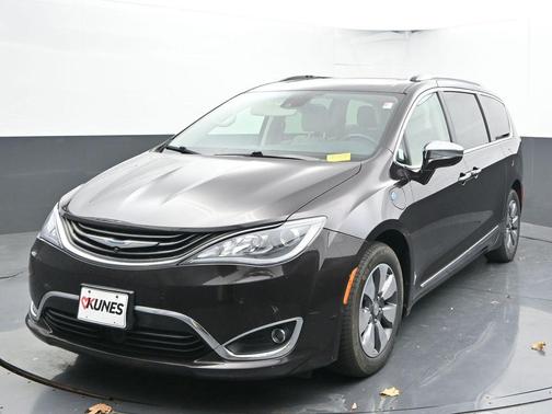 2018 Chrysler Pacifica Hybrid Limited