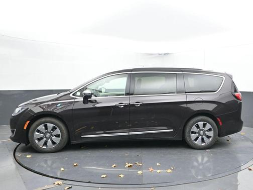 2018 Chrysler Pacifica Hybrid Limited