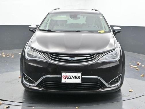 2018 Chrysler Pacifica Hybrid Limited