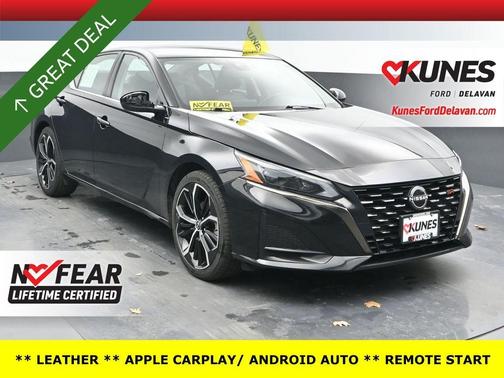 Super Black Clearcoat 2024 Nissan Altima 2.5 SR