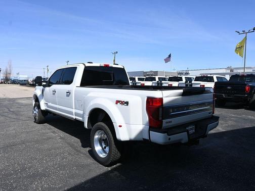 Star White 2022 Ford F-450 Platinum