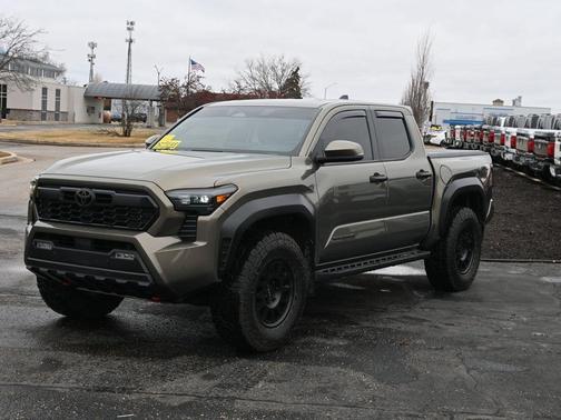 2025 Toyota Tacoma Hybrid TRD