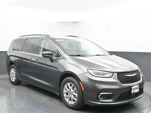 2022 Chrysler Pacifica Touring-L