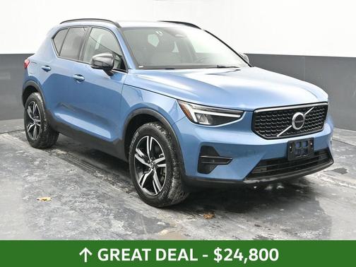 2024 Volvo XC40 B5 Core