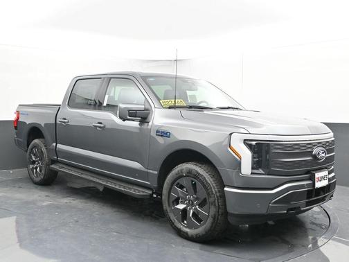 2025 Ford F-150 Lightning LARIAT