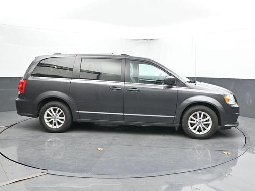 Granite Crystal Clearcoat Metallic 2018 Dodge Grand Caravan SXT