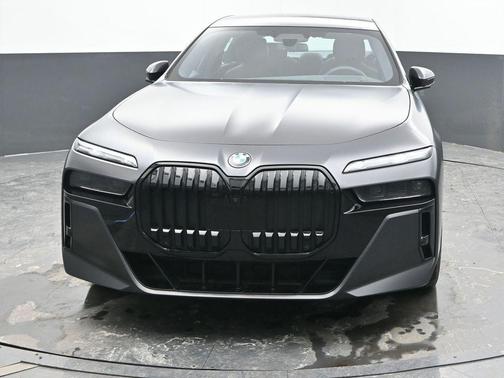 2023 BMW 760 760i xDrive