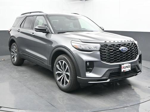 Carbonized Gray Metallic 2026 Ford Explorer ST-Line