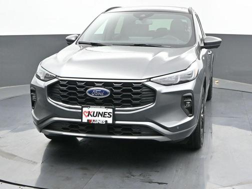 2025 Ford Escape ST-Line Elite