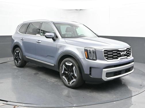 Everlasting Silver 2025 Kia Telluride S