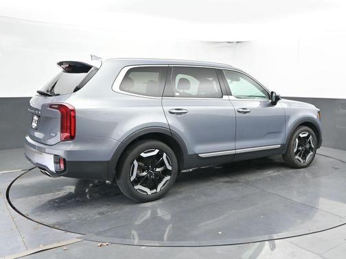 Everlasting Silver 2025 Kia Telluride S
