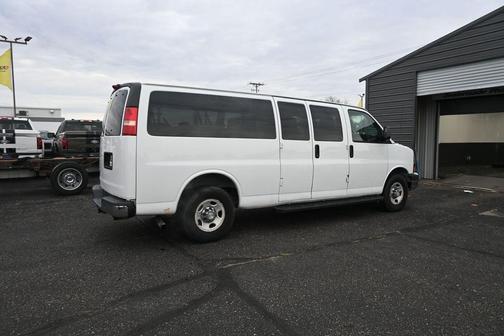 Summit White 2011 Chevrolet Express 3500 LT