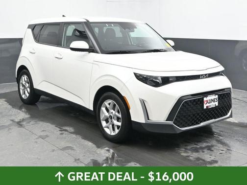 Snow White Pearl 2025 Kia Soul LX