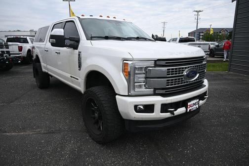 White Platinum Tri-Coat Metallic 2017 Ford F-350 Platinum