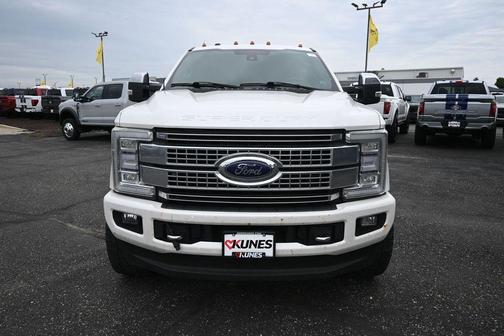 White Platinum Tri-Coat Metallic 2017 Ford F-350 Platinum