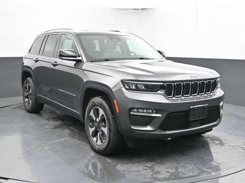 Metallic 2024 Jeep Grand Cherokee 4xe Base
