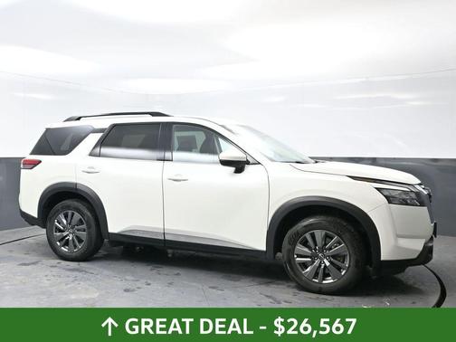 White 2024 Nissan Pathfinder SV