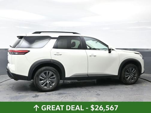 White 2024 Nissan Pathfinder SV
