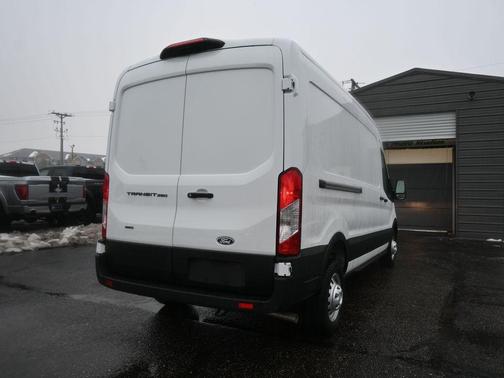 2026 Ford Transit-250 148 WB Medium Roof Cargo
