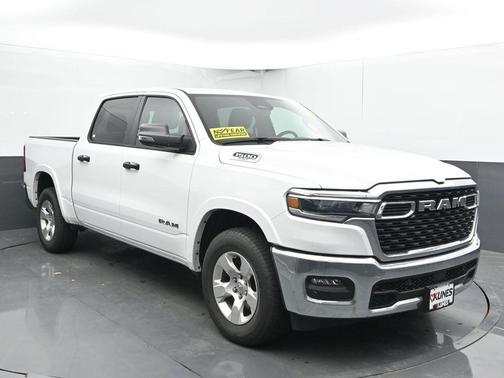 Bright White Clearcoat 2025 RAM 1500 Big Horn/Lone Star