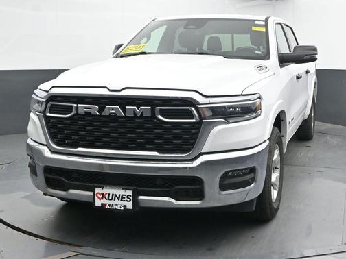 Bright White Clearcoat 2025 RAM 1500 Big Horn/Lone Star
