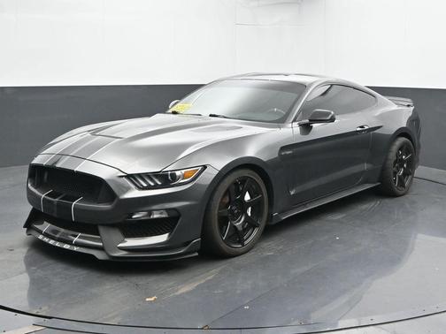 2017 Ford Shelby GT350 Base