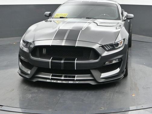 2017 Ford Shelby GT350 Base