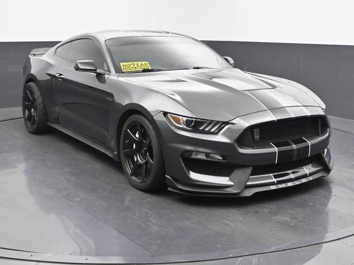 2017 Ford Shelby GT350 Base