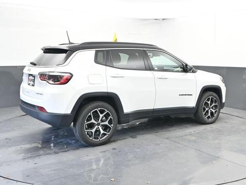 Bright White Clearcoat 2025 Jeep Compass Limited