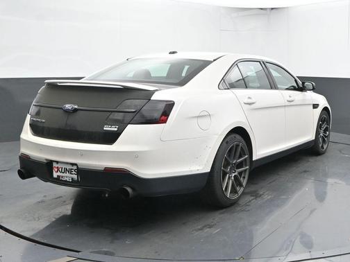 2017 Ford Taurus SHO