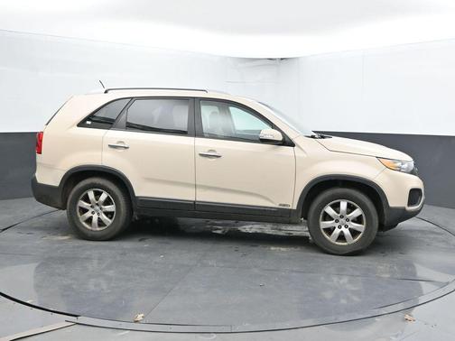 White Sand Beige 2012 Kia Sorento LX