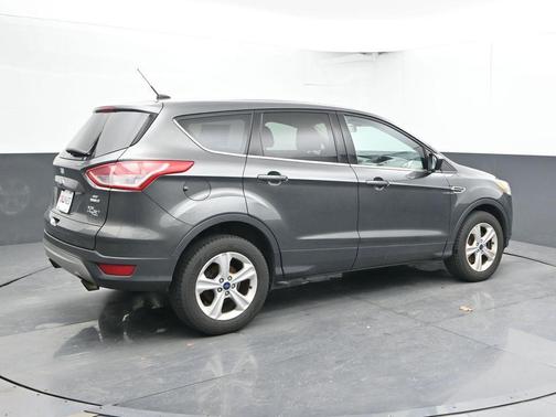 Magnetic 2016 Ford Escape SE
