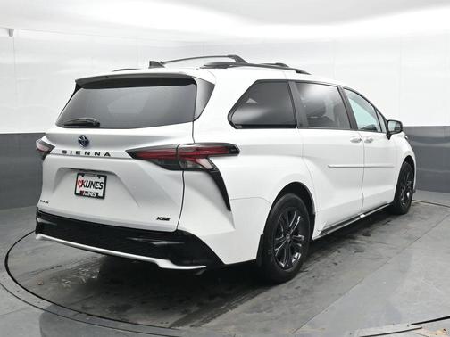 Ice 2025 Toyota Sienna XSE 7 Passenger
