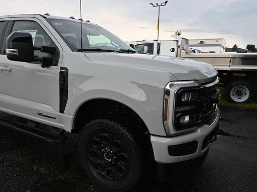 2025 Ford F-350 Lariat Super Duty