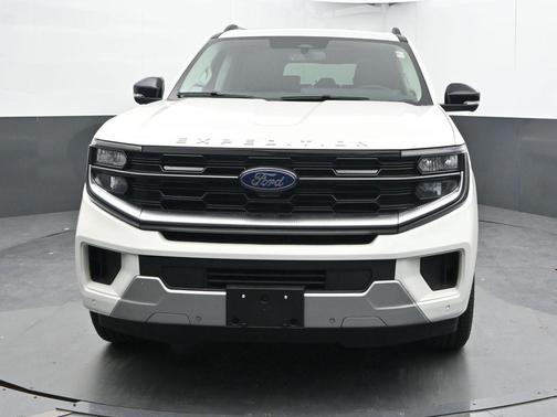 Star White 2026 Ford Expedition Max Platinum