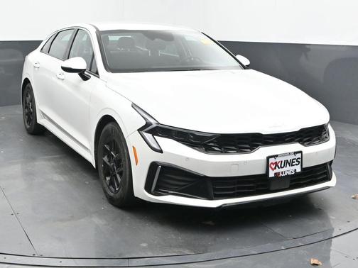 Snow White Pearl 2025 Kia K5 LXS