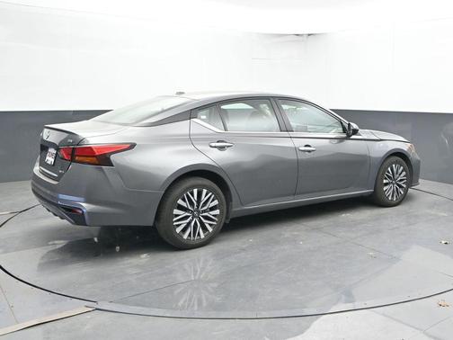 Gun Metallic 2024 Nissan Altima 2.5 SV