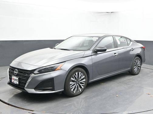 Gun Metallic 2024 Nissan Altima 2.5 SV