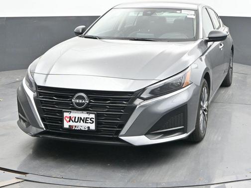 Gun Metallic 2024 Nissan Altima 2.5 SV