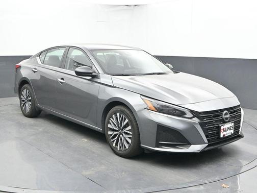 Gun Metallic 2024 Nissan Altima 2.5 SV