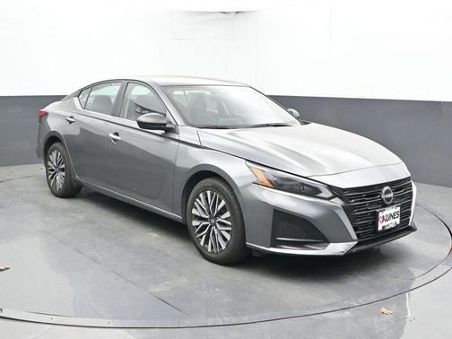 Gun Metallic 2024 Nissan Altima 2.5 SV