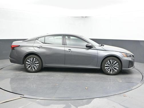 Gun Metallic 2024 Nissan Altima 2.5 SV